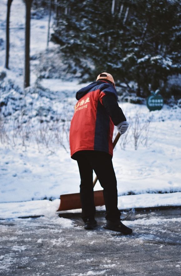 Schneeschippen und Winterdienst in Weil am Rhein