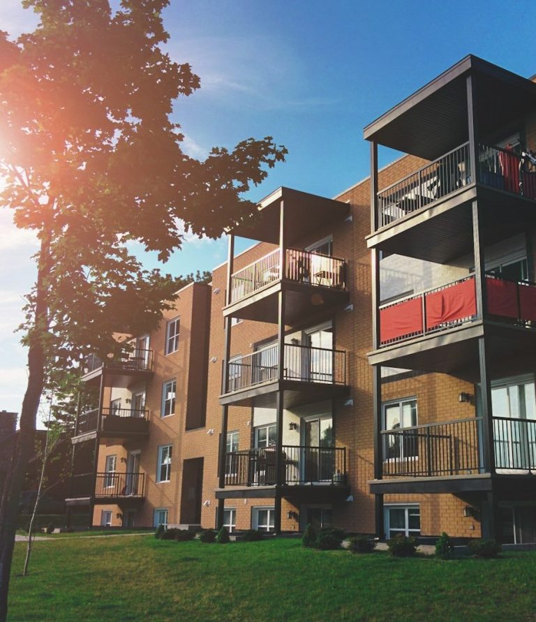 Wohnanlagen betreuen lassen bei Hausmeisterservice Hoti